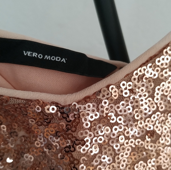 Vero Moda Sequin strappy top - Picture 4 of 6